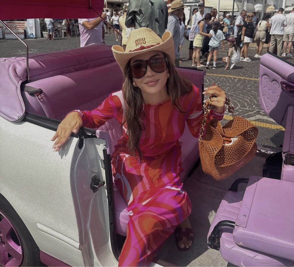 Miu miu шапка за плаж