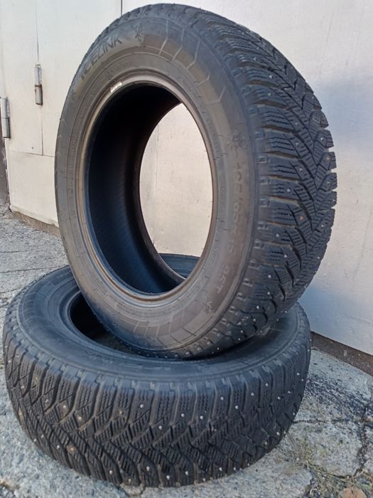Продам 2 зимние шины 195/65/R15