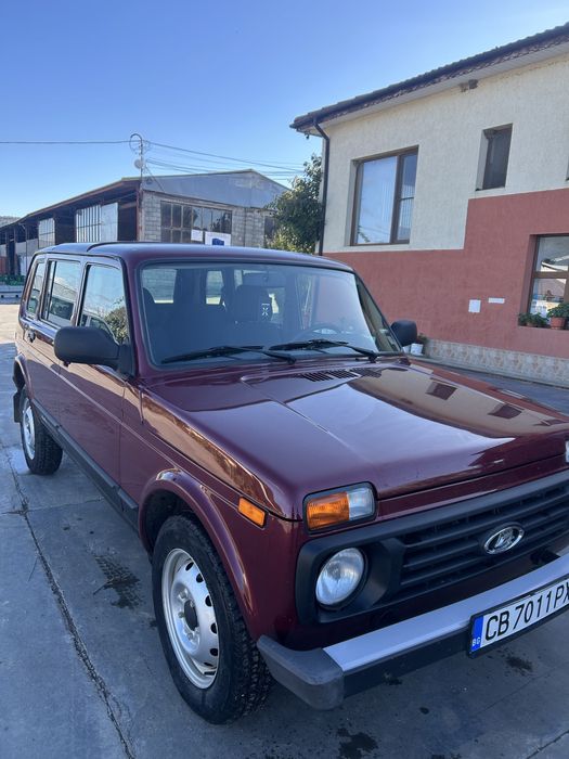 Lada Niva-дълга база 2020г. Много запазена