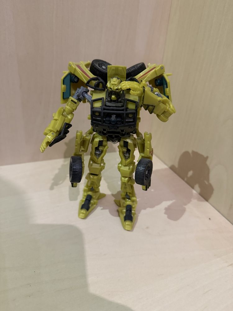 Продавам Transformers фигури