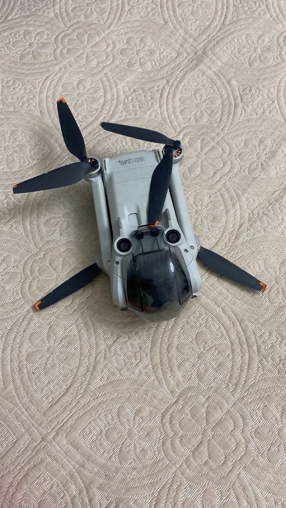 Дрон DJI Mini 3 Pro белый + DJI RC