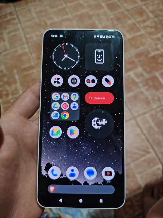 Vând Nothing Phone 3A  8+8 GB RAM  android 15