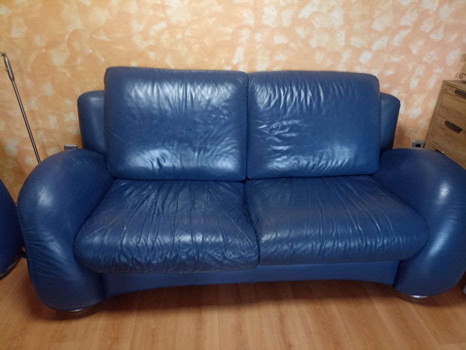 Продавам италианска  тройка кожен диван