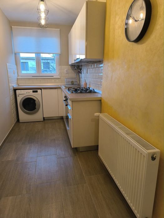 Se inchiriaza apartament cu 2 camere in zona Cornisa