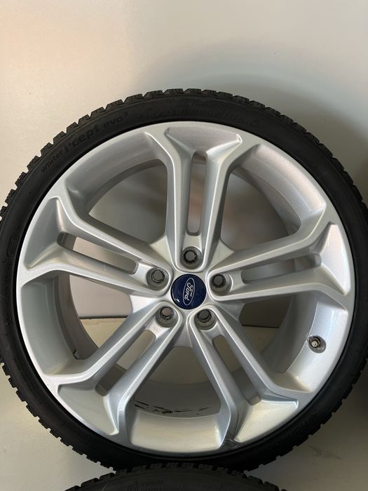 Оригинални джанти 19 цола 5х108 за Форд със зимни гуми 235/35/19