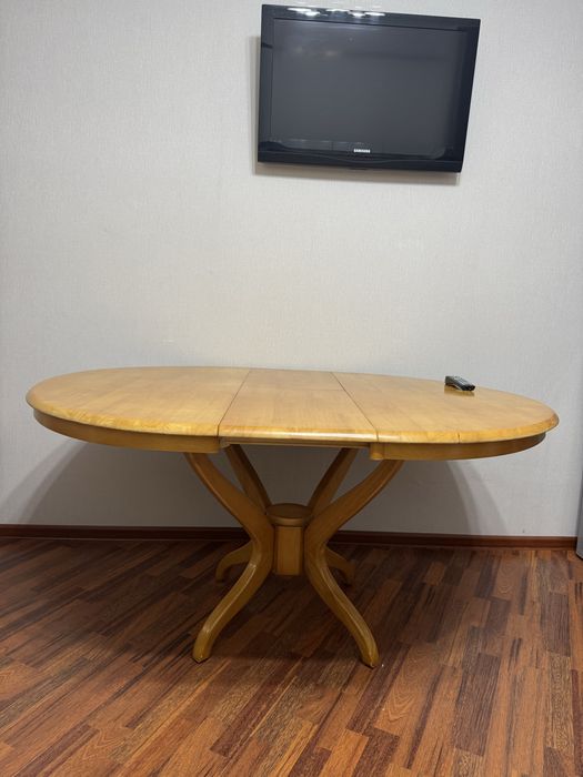 Продам кухонный стол