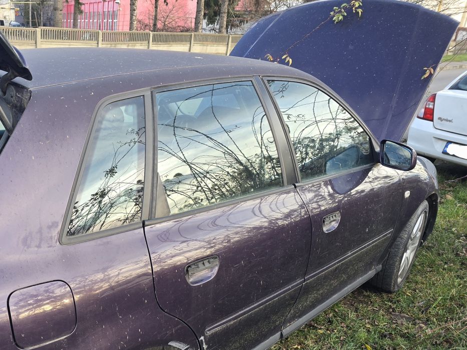 Vând Audi A3 8L motor defect