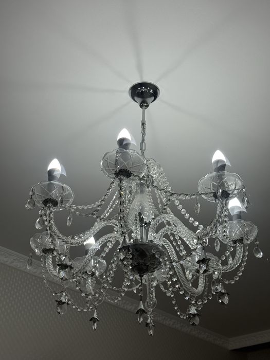 Люстра классика (8 плафонов)