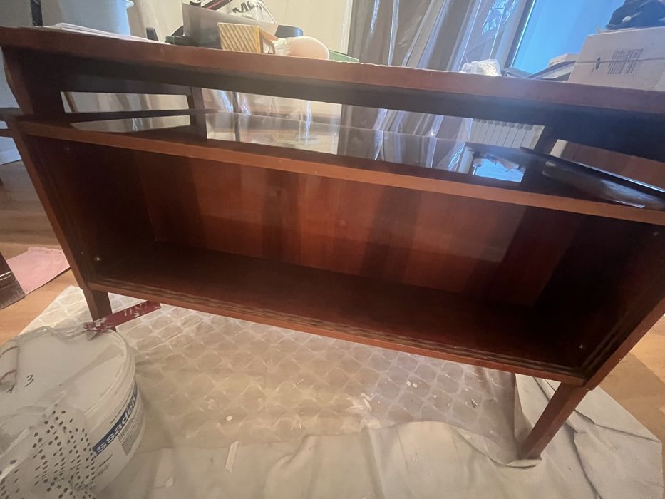 Стол из настоящей древесины, с выдвежной полкой для книг