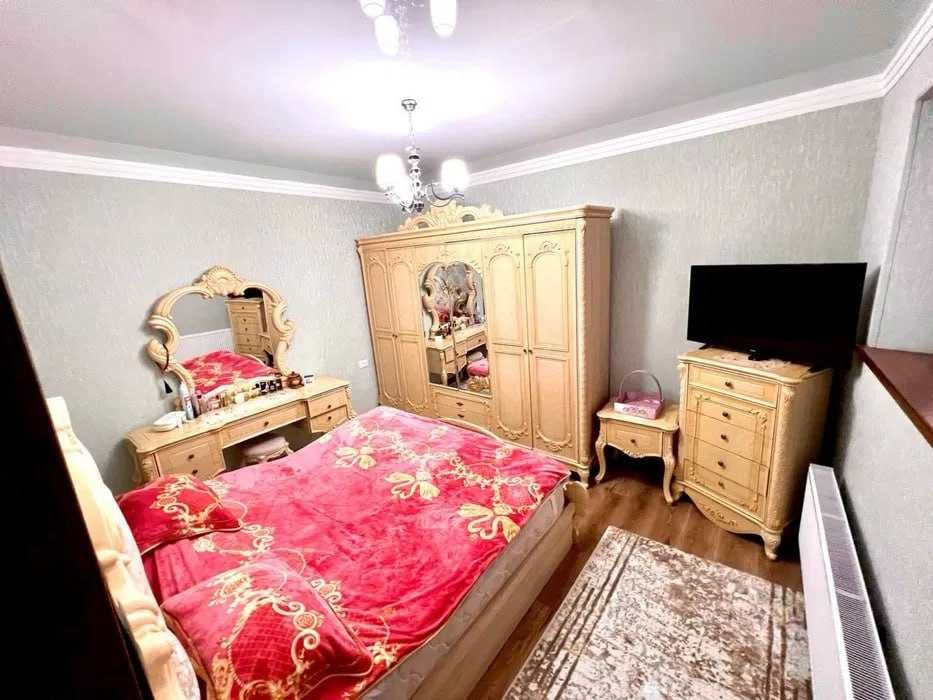 Продаётся  2х этажный коттедж 5и комнатный Ор-р Сергели Ханабад