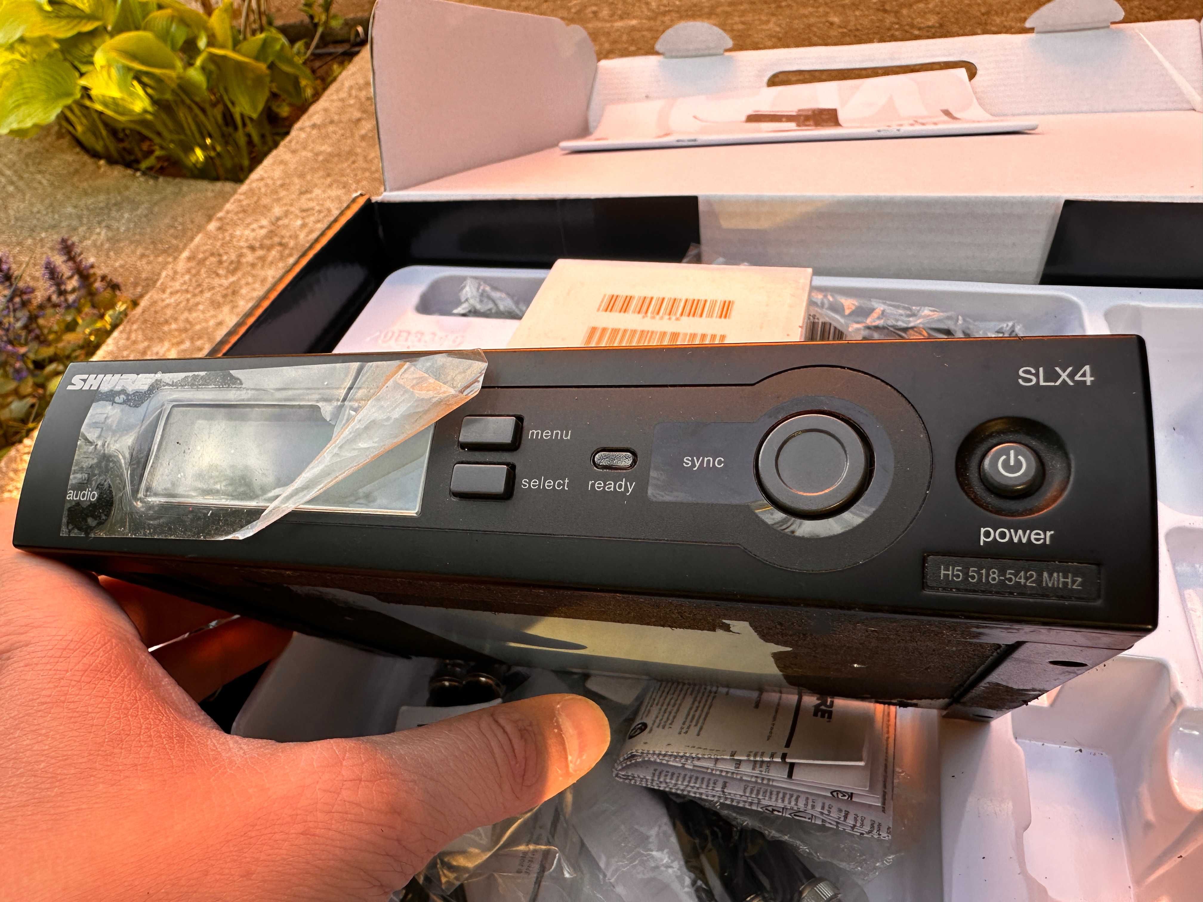 Микрофони SHURE SLX4 + BETA 58A, PGX4 + SM 58 + PGX1 и кейс