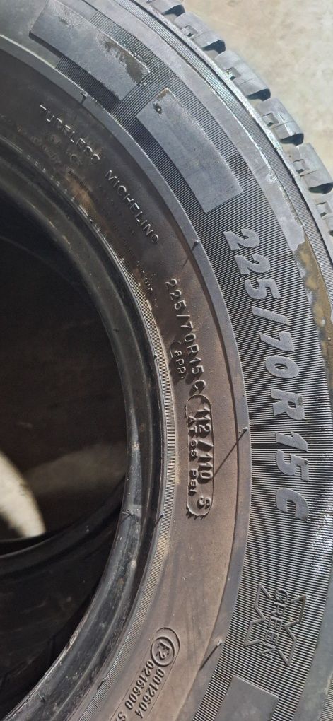 8+mm! 2 бр 225 70 15C Michelin agilis