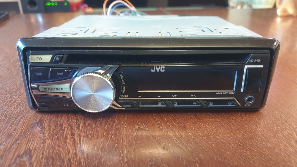 Авто плеър радио музика за кола JVC  CD MP-3 USB AUX