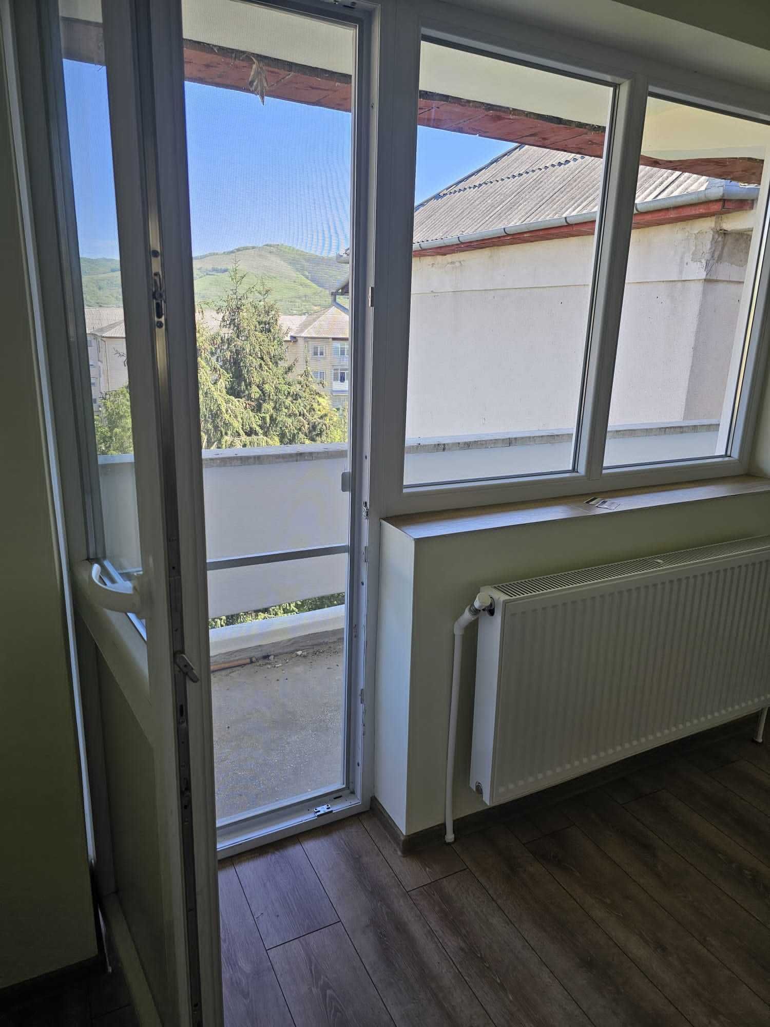 Apartament 3 camere in foste proprietati-confort sporit recent renovat