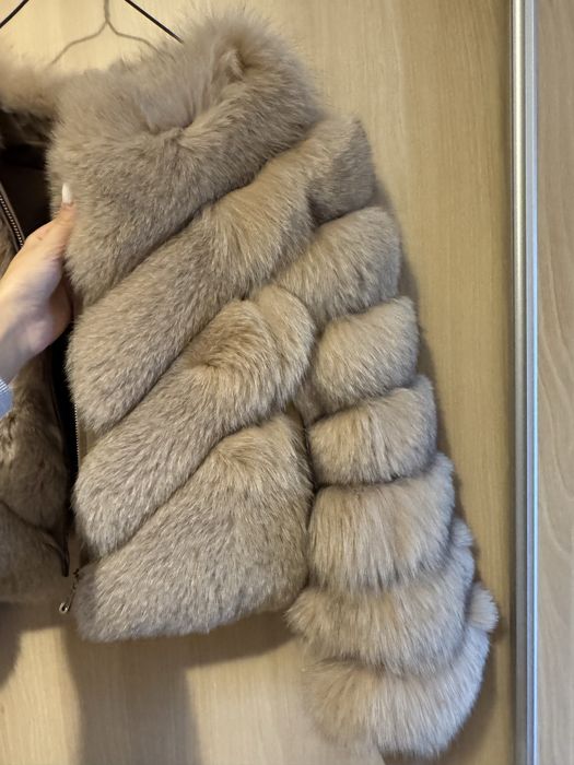 Чисто ново бежаво-кафяво палто косъм от лисица