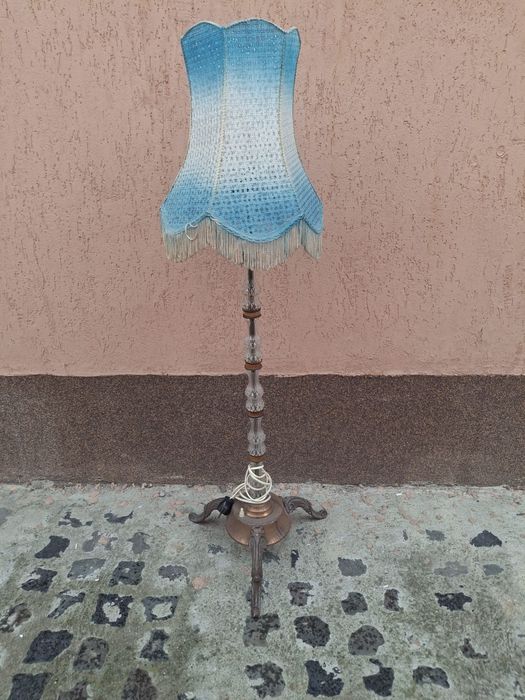 Lampadar.. Cu picior