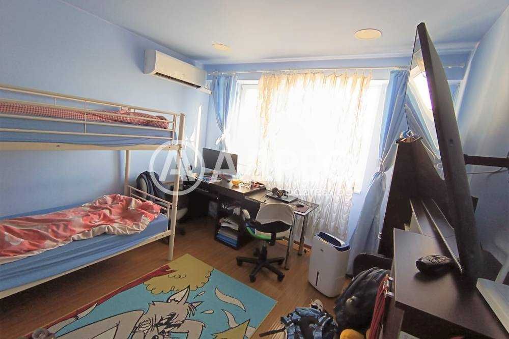 Продава се Тристаен апартамент в Разград, Орел - 63 кв.м за 1012 €/кв.м - Снимка #2