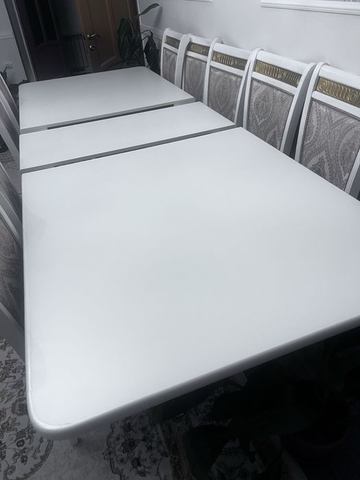 Стол со стульями