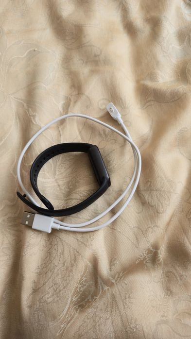 Продаётся Mi band 9
