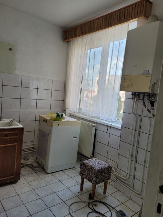 Vand apartament 2 camere decomandat et1 central ( bloc Catena)