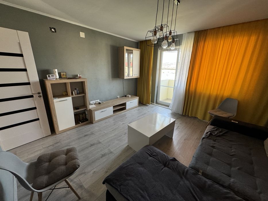 Vand apartament cu 3 camere in Zalau