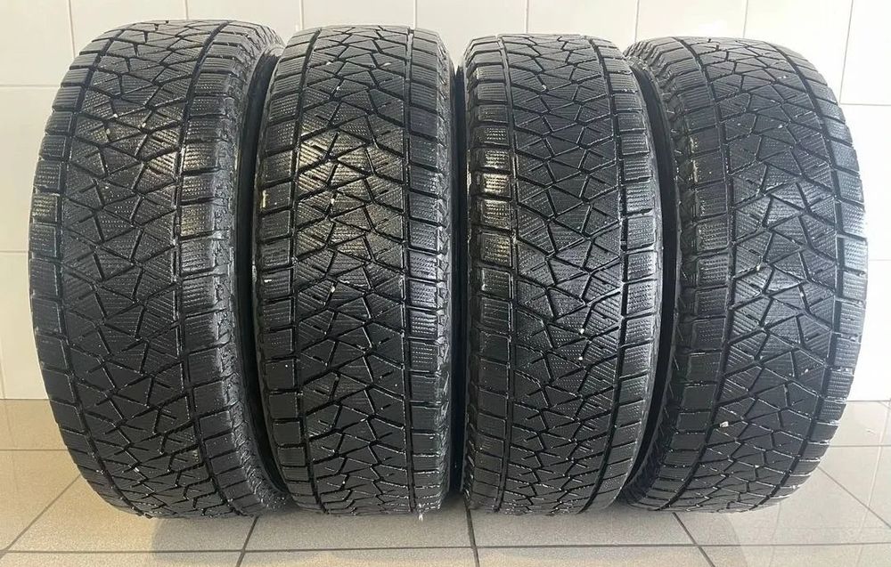 Продам зимние шины 215/65/16