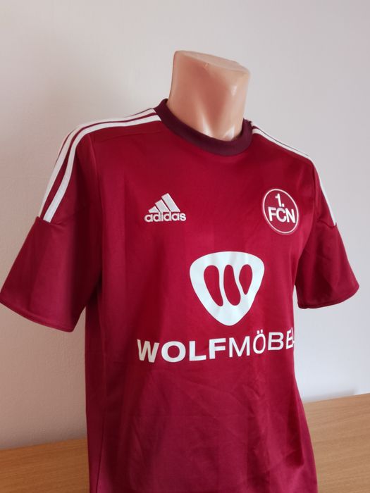 Tricouri Fotbal Germania: Bayern, Nurnberg

Stare: 9/10. Foarte