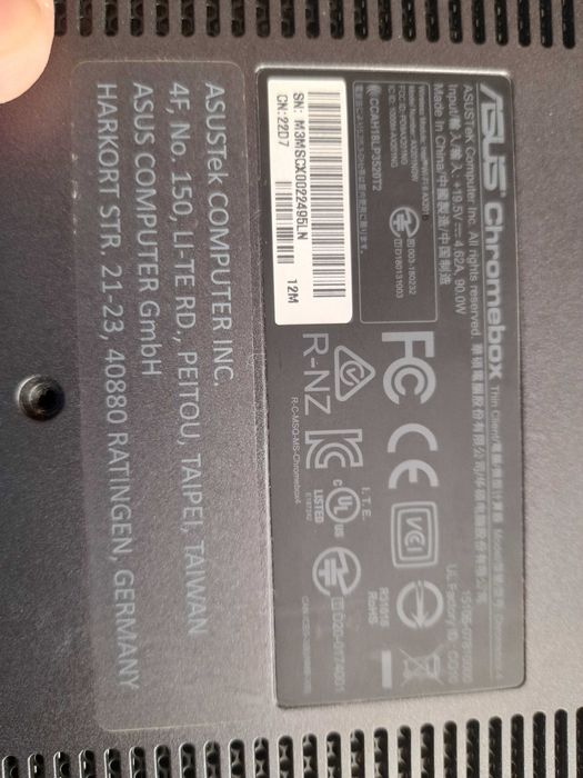 Продавам Asus Chrome Box OS с Windows 11.