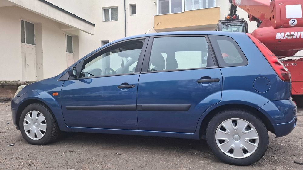 Vând Ford Fiesta