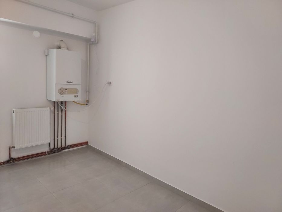 Apartament Pacurari 3 Camere Persoana Fizica Renovat etaj 2/9