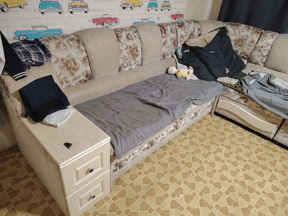 Угловой диван с креслом
