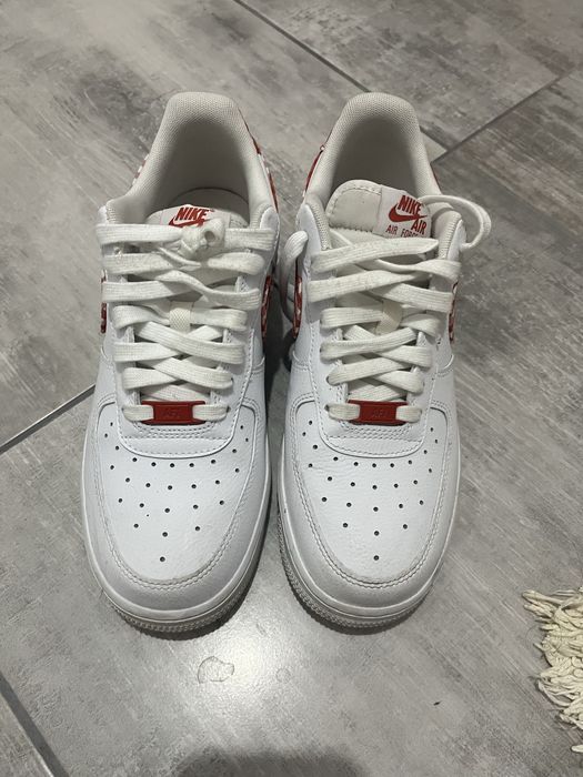 Vand air force 1 aproape noi!