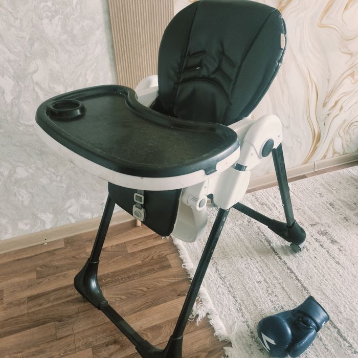 Детский стул с колесами,регулируемый.