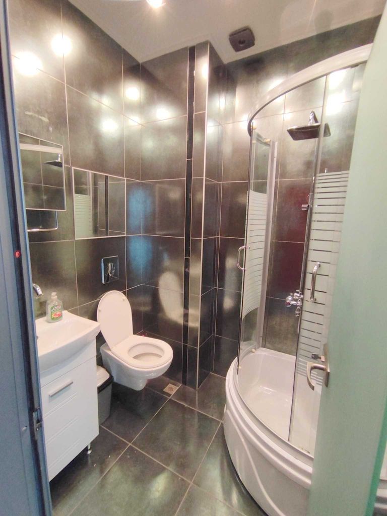 Дава се под наем Тристаен апартамент в София, Център - 65 кв.м за 650 € - Снимка #12