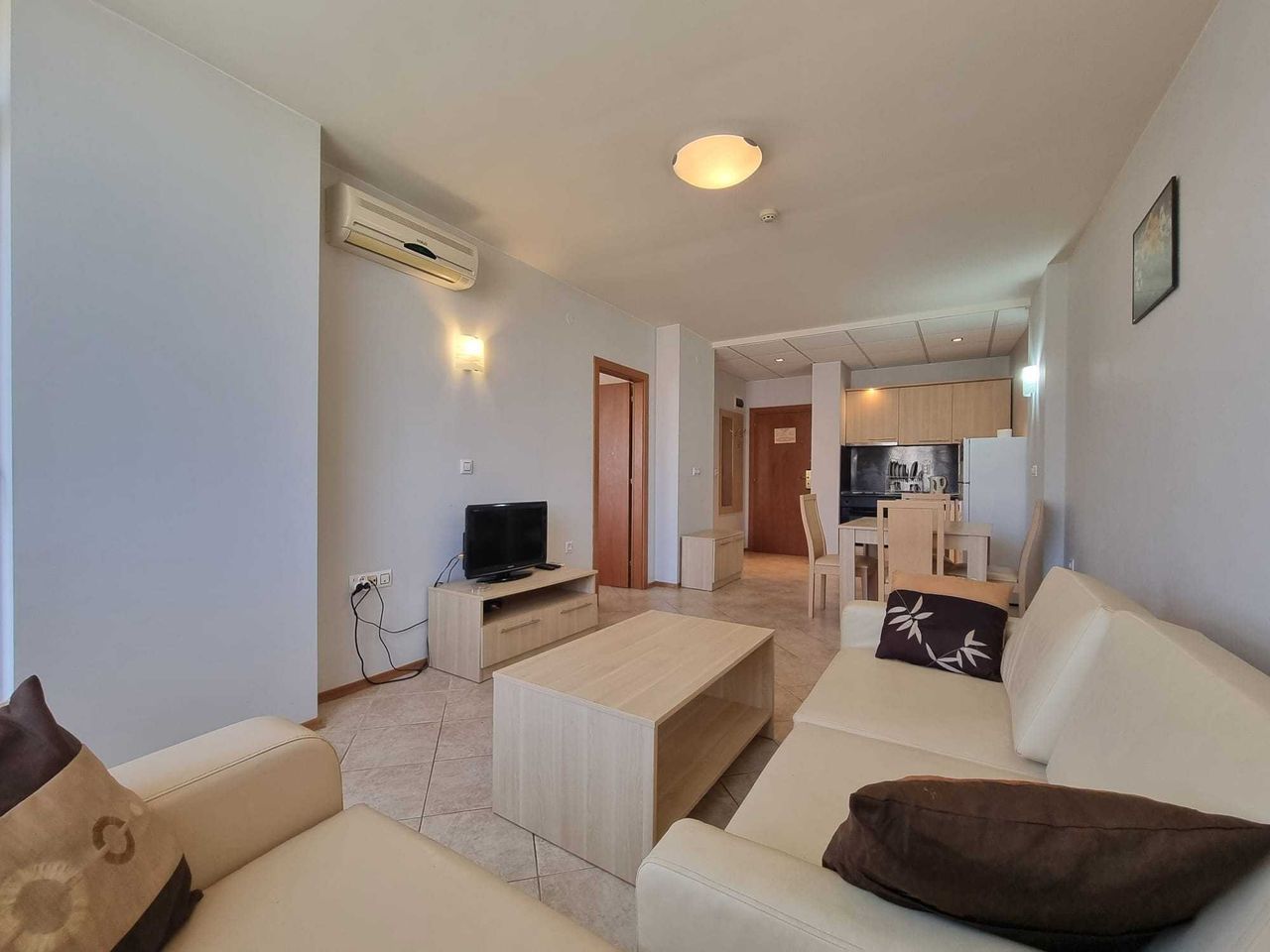 Продава се Двустаен апартамент в к.к. Слънчев бряг - 72 кв.м за 1021 €/кв.м - Снимка #5
