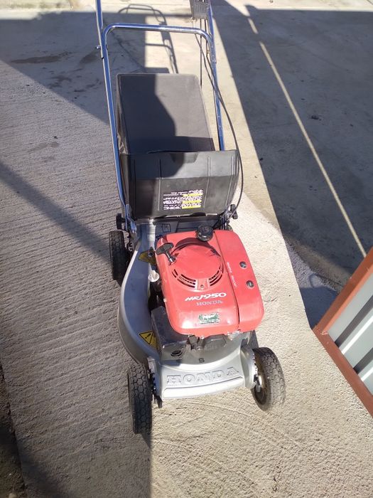 Mașină de tuns iarba  Honda profesională - autopropulsare ( tracțiune
