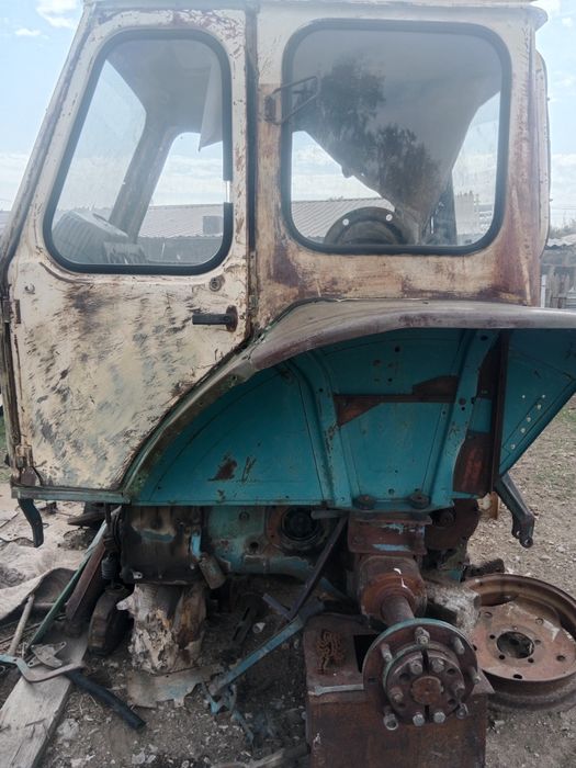 Юмз 6 разборға сатылады, тағы да көптеген қосалқы бөлшектері бар юмзға