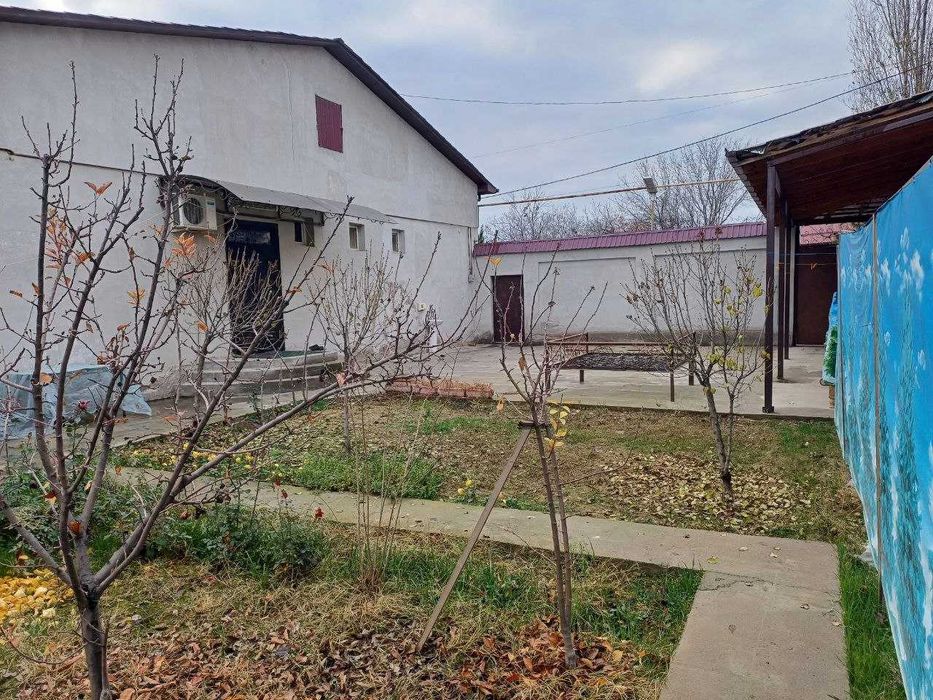 Zangiota tumani Quyoshli MFYda namunali uy 6 sotix 3 xona