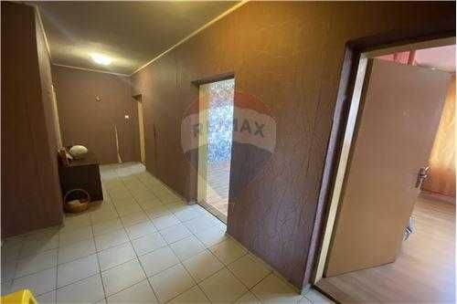Продава се Тристаен апартамент в Разград, Орел - 102 кв.м за 830 €/кв.м - Снимка #10