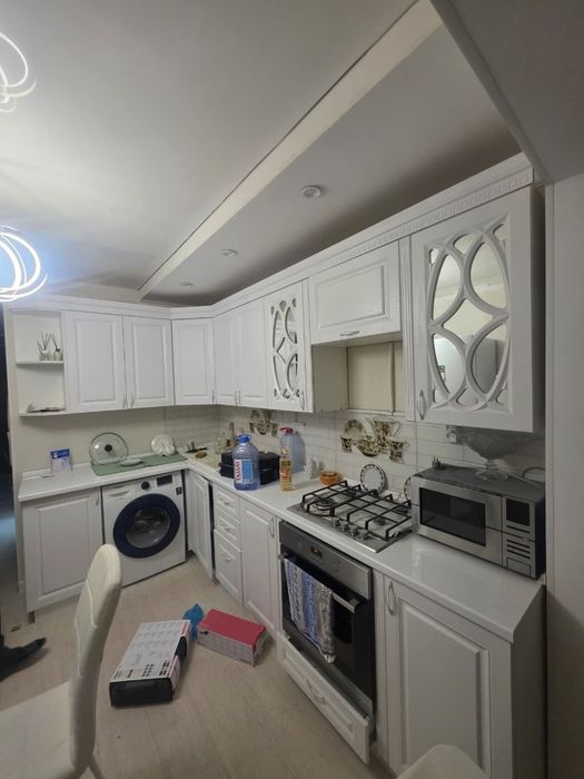 Продам кухонный гарнитур  в  хорошем состоянии, недорого ,.