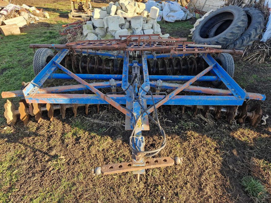 Disc agricol cu 4 grape