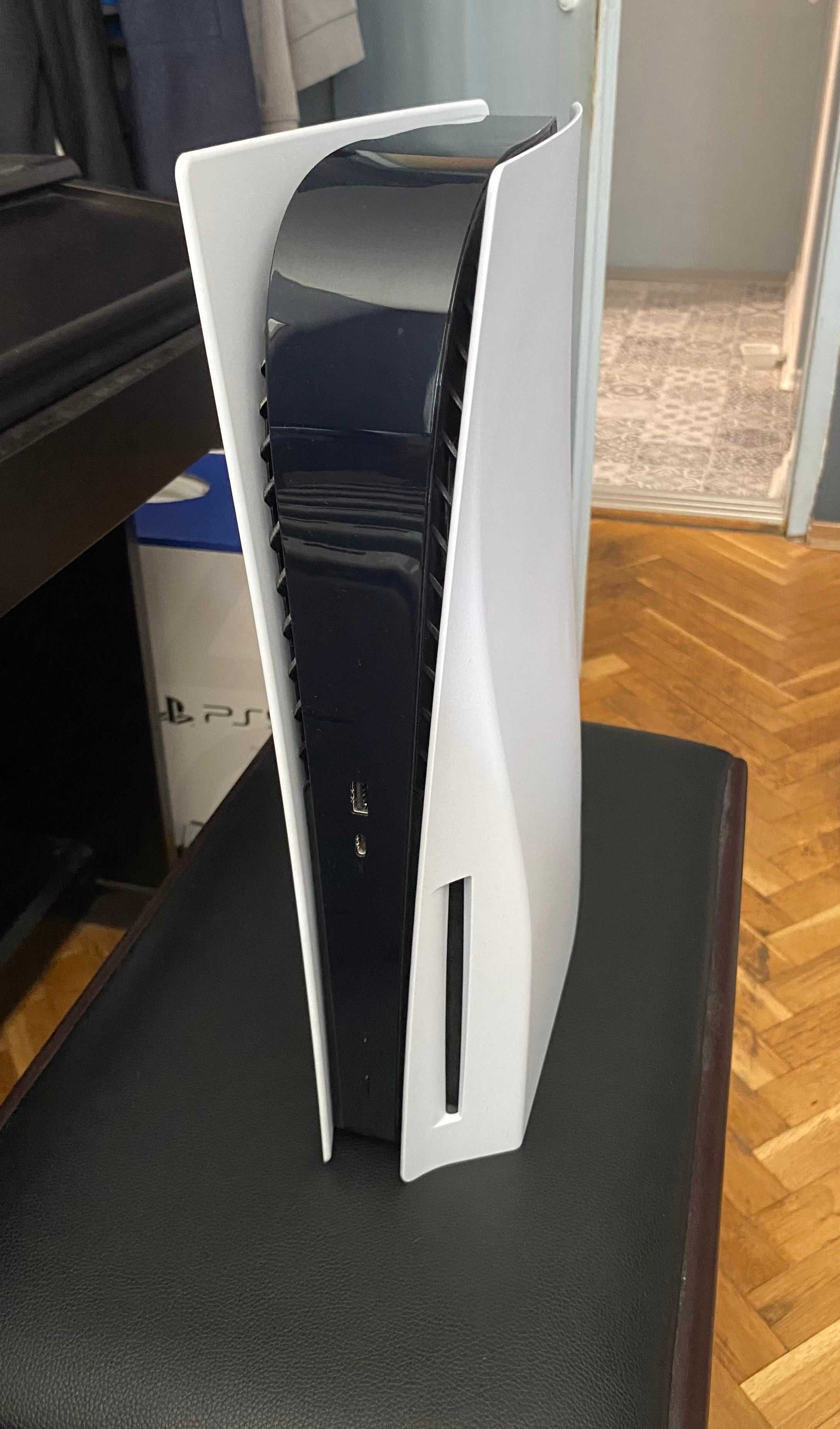 Playstation 5 - KAТО НОВ + оригинален джойстик
