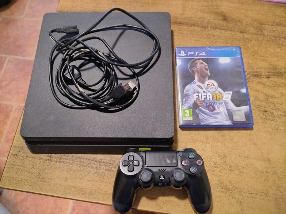 Play station 4 slim