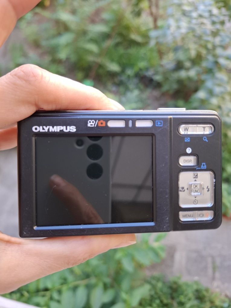 Компактен дигитален фотоапарат OLIMPUS FE-20