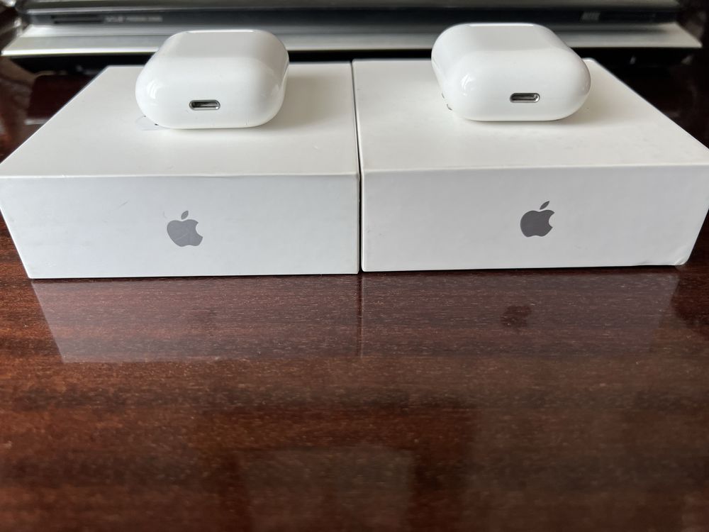 Продаю наушники Airpods оригинал