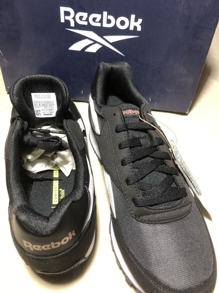 Reebok Rewind Ld00 Black/White 8UK (42)EUR