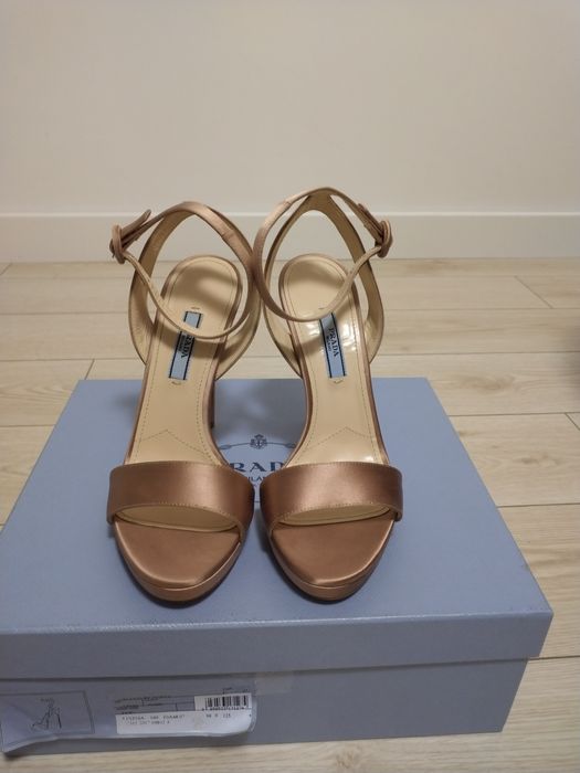 Sandale elegante PRADA