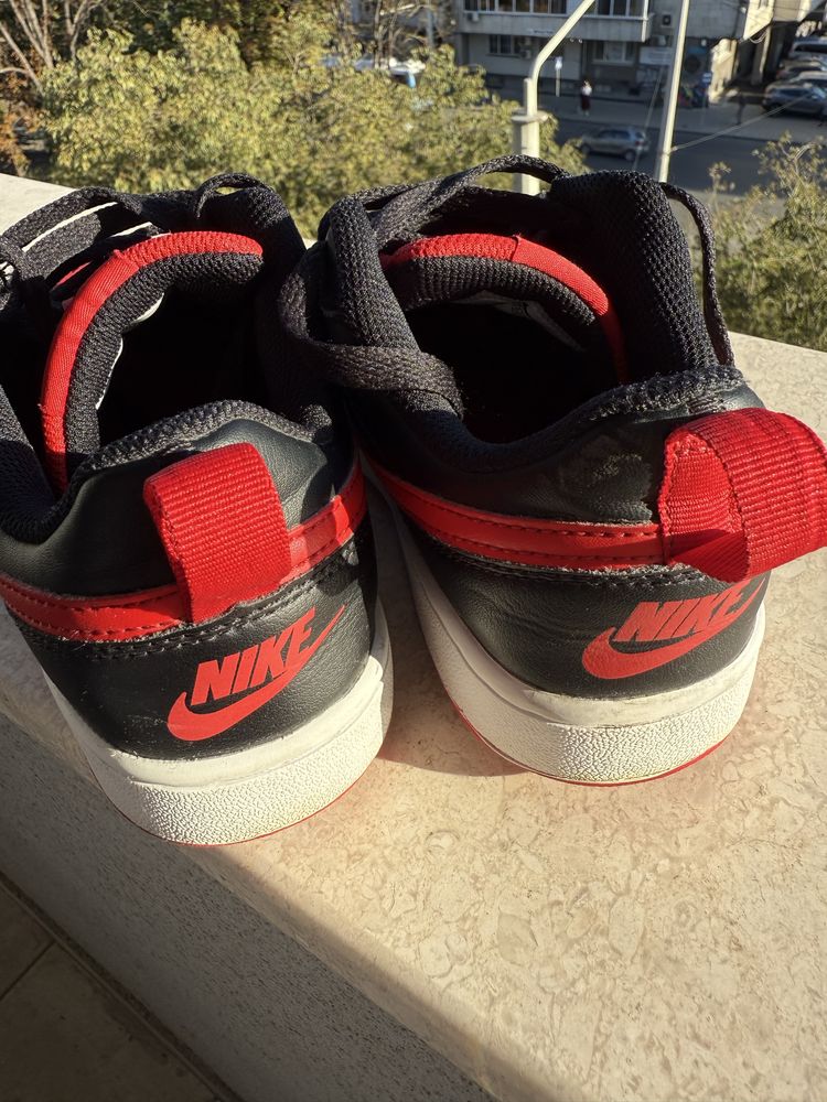 Nike Court Borough Low 2 (GS) Black/Red – размер US 5Y (EU 37,5)