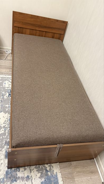 Срочно продам односпальную кровать