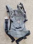Sistem marsupiu Ergobaby  Manduka